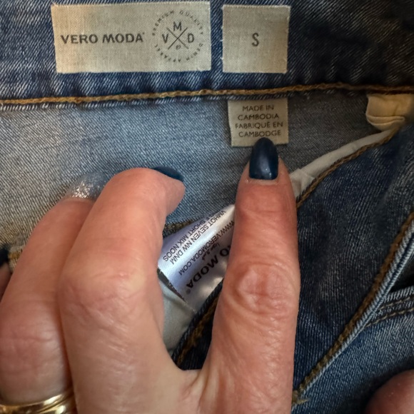Vero Moda Denim Shorts - Picture 2 of 4